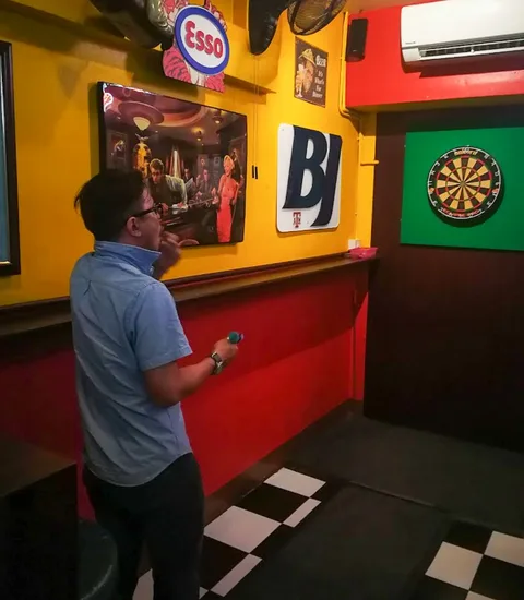 Buddy's Bar Games Competitions