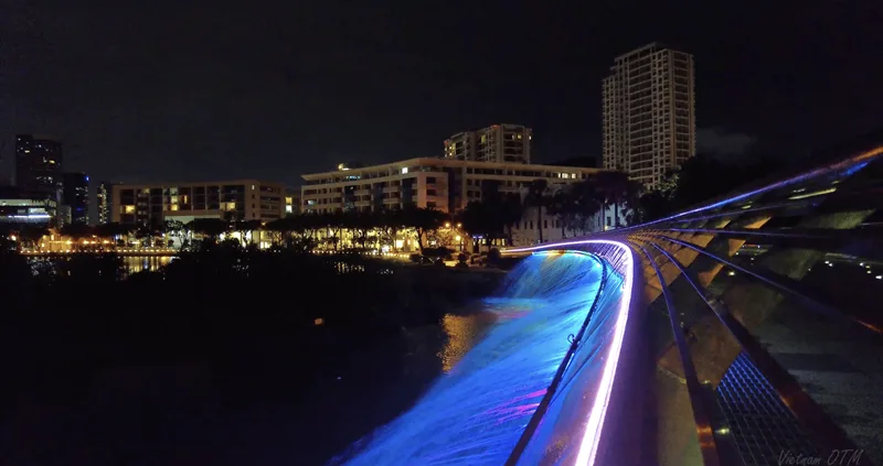 Watch the lights move beneath your feet at Starlight Bridge