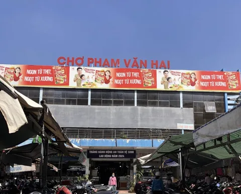 Chợ Phạm Văn Hai