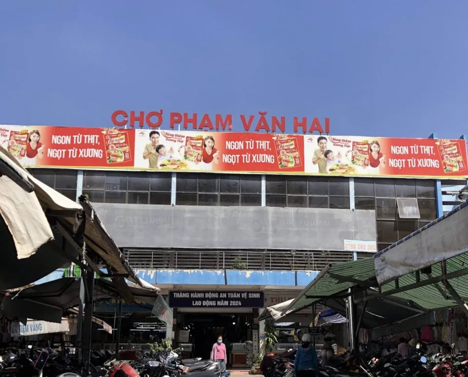 Chợ Phạm Văn Hai
