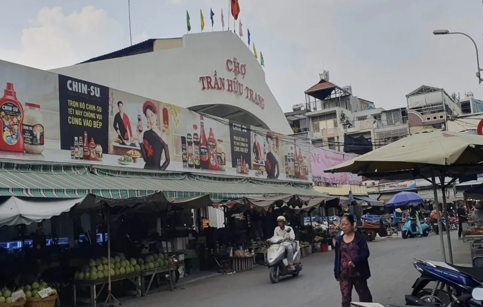 Trần Hữu Trang Market