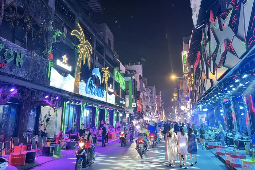 Nightlife on Bui Vien Street