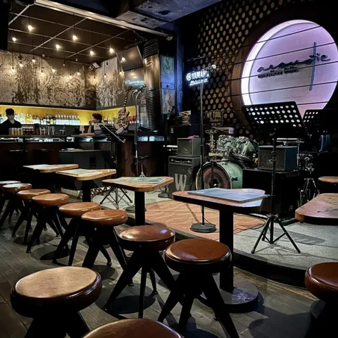 Acoustic Bar Live Music