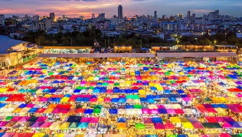 Ratchada Train Market (Talad Rot Fai Ratchada) Street Food