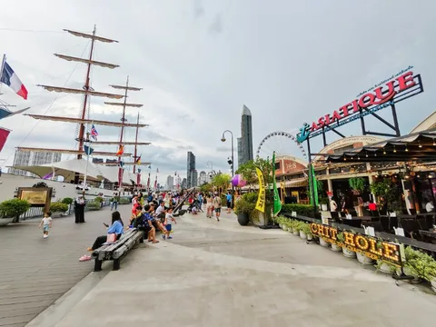 Asiatique The Riverfront