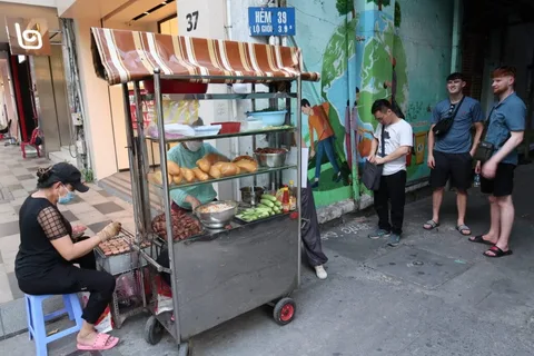 Banh Mi 37 (Banh Mi Queen) Daily Service