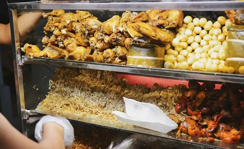 Hoa Binh Night Market (Silver Market)