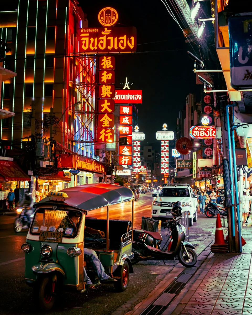 Stroll Through Chinatown (Yaowarat)